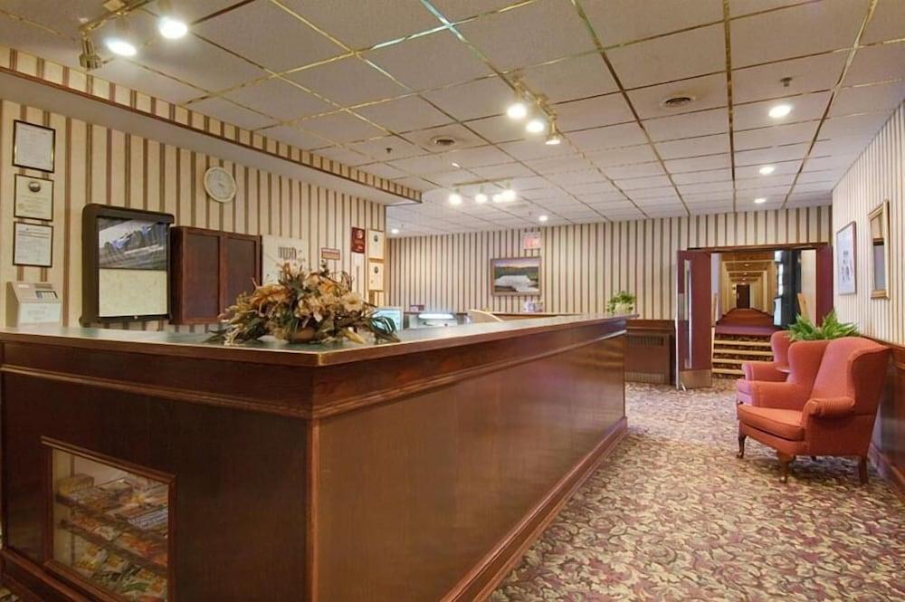 The Burntwood Hotel Thompson Interior photo